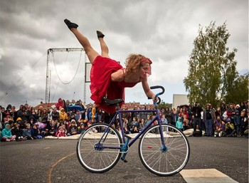 Copyright Christophe Raynaud de Lage, Châlons-en-Champagne, Furies, CNAC, 2019